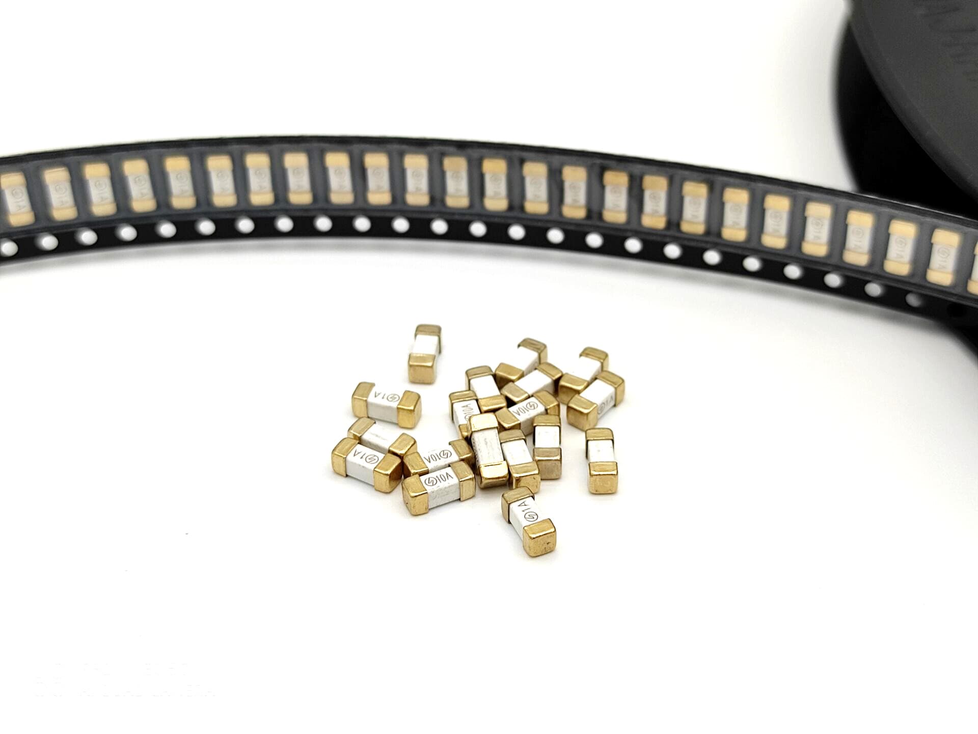 CERAMIC FUSE SMD 1808 — image 1