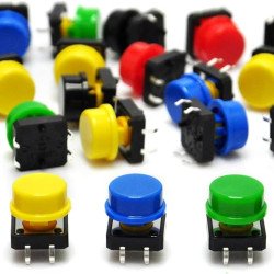 12x12x7,3 mm Bouton-poussoir momentané avec capuchon 12x12x7,3 mm Bouton-poussoir momentané avec capuchon