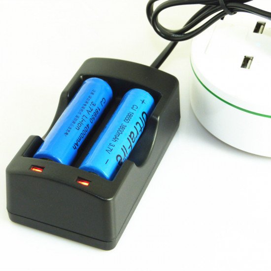 Chargeur de batterie 18650 Li-ion 4.2 V 1A/2A avec prise de câble EU