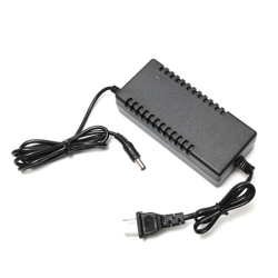 Chargeur de batterie au lithium 12.6V 5A Chargeur de batterie au lithium 12.6V 5A