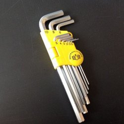 9 CLES A LAINE RTL-719